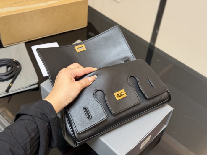 Balenciaga 25 Baguette Clutch - Image 5