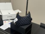Chanel Hobo New Style Bag Exquisite Craftsmanship Contemporary Fashion Trends - Image 8