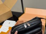Louis Vuitton Men'S Bag Full-Grain Leather Multiple Carrying Options Understated Colour Scheme Exceptionally Practical - Image 3