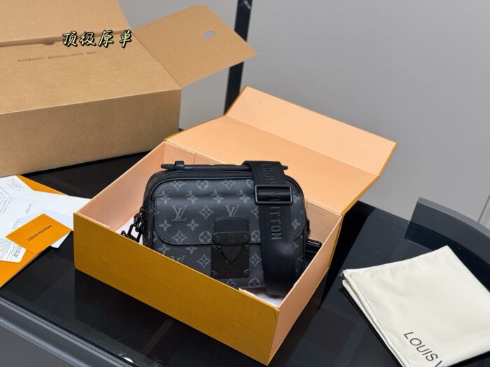 Louis Vuitton Slock Collection New Men'S Messenger Bag - Image 2