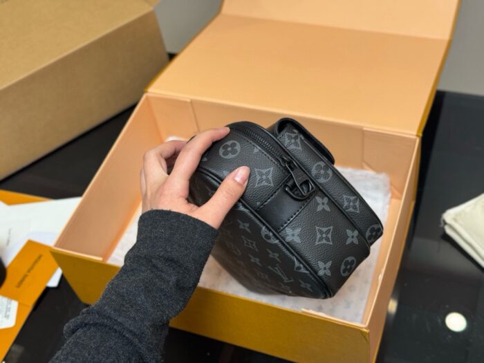 Louis Vuitton Slock Collection New Men'S Messenger Bag - Image 7