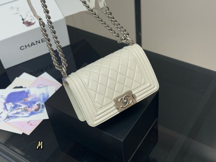 Chanel Leboy Lambskin Texture High-Quality Version Plump Leather Women'S Handbag - Image 5