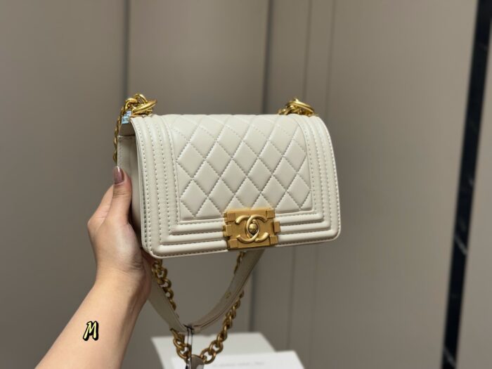 Chanel Leboy Lambskin Texture High-Quality Version Plump Leather Women'S Handbag - Image 9