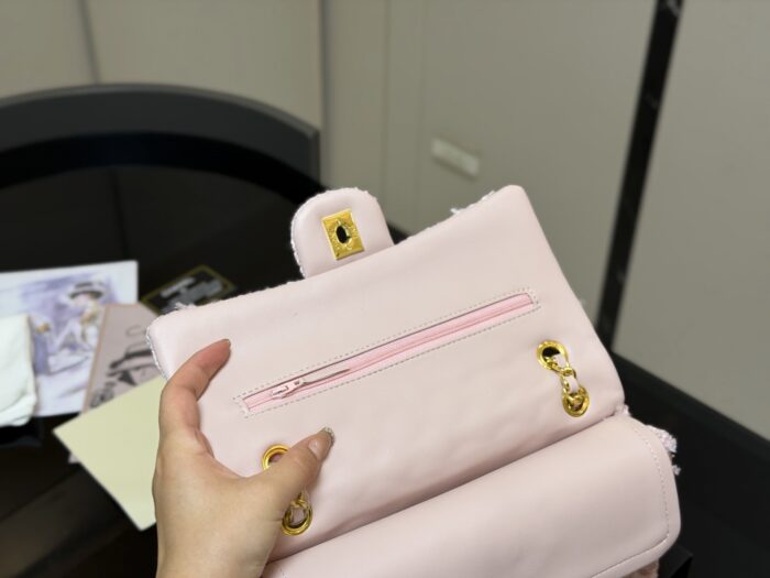 Chanel New Wool Cf Quilted Chain Bag - Image 3