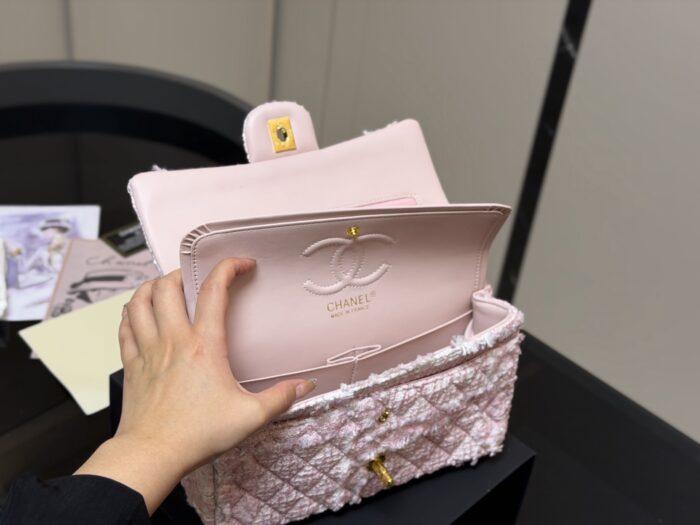 Chanel New Wool Cf Quilted Chain Bag - Image 4
