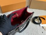 Louis Vuitton Onthego Ice Cream Colour Cowhide Shopping Bag - Image 8
