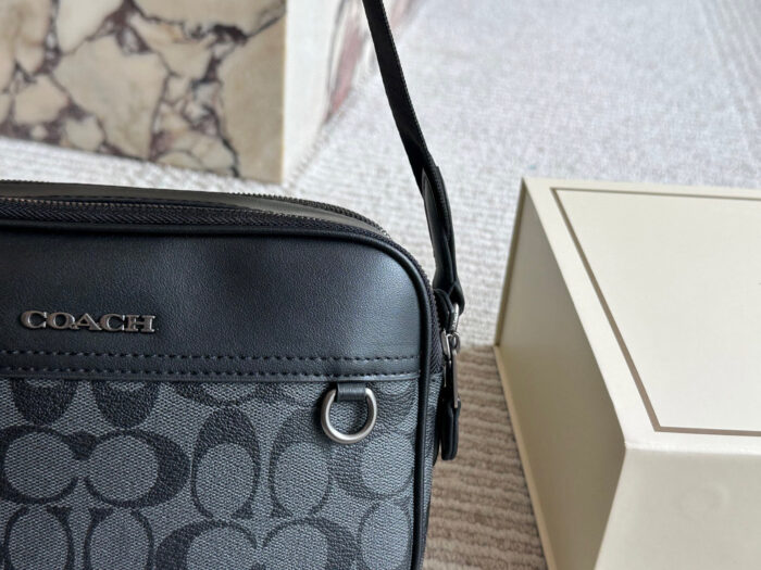 Coach New Arrival Black Men'S Camera Bag Versatile And Spacious - Image 2