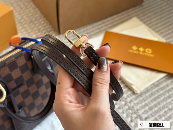 Louis Vuitton Retiro Collection Monogram Shell Bag Classic And Practical Adjustable Shoulder Strap Zip Closure - Image 8