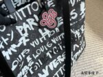 Louis Vuitton Relaxed Chic Top-Grain Leather Underarm Tote Essential Autumn/Winter Styling Companion - Image 5