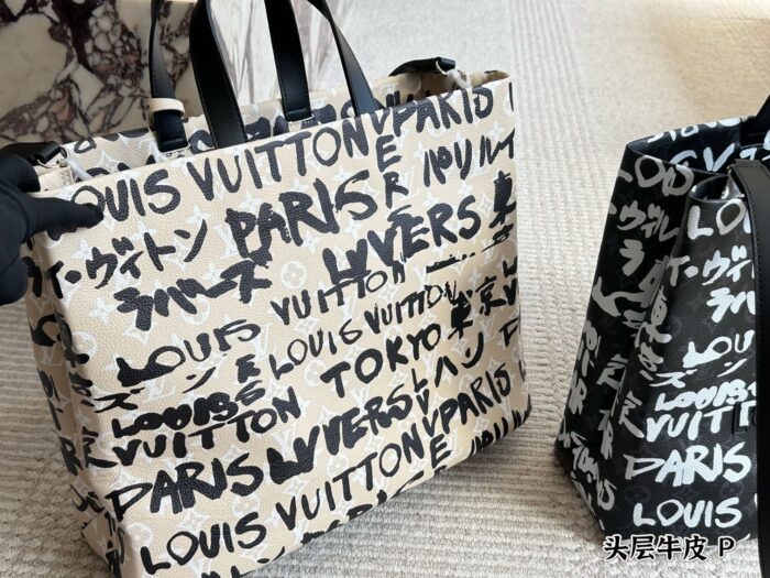 Louis Vuitton Relaxed Chic Top-Grain Leather Underarm Tote Essential Autumn/Winter Styling Companion - Image 8