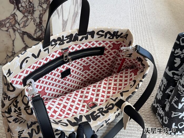Louis Vuitton Relaxed Chic Top-Grain Leather Underarm Tote Essential Autumn/Winter Styling Companion - Image 9
