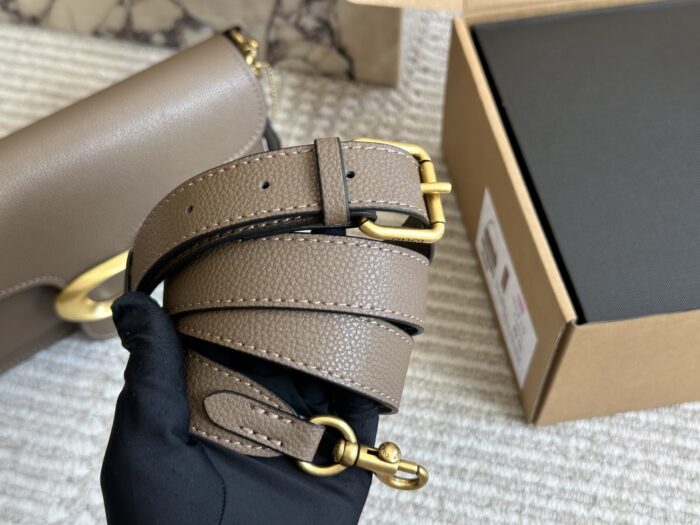 Coach Tabby Replica Cowhide Handbag/Shoulder Bag/Crossbody Bag New Colourway Exquisite Hardware Spacious Layered Design - Image 9