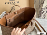 Coach Snap-Closure City Tote Classic Logo Shopping Tote Suitable For All Seasons - Image 3