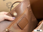 Coach Snap-Closure City Tote Classic Logo Shopping Tote Suitable For All Seasons - Image 6
