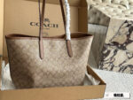Coach Snap-Closure City Tote Classic Logo Shopping Tote Suitable For All Seasons - Image 8