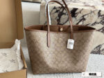 Coach Snap-Closure City Tote Classic Logo Shopping Tote Suitable For All Seasons - Image 9
