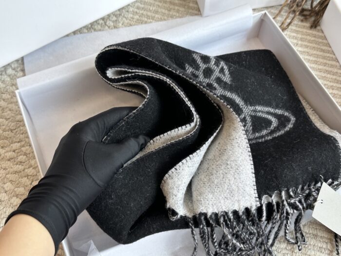 Vivienne Westwood Autumn/Winter Wool Scarf With Large Saturn Logo Reversible Design - Image 6
