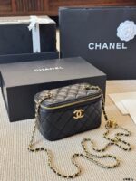 Chanel Double C Logo Adjustable Buckle Box-Shaped Makeup Case In Quilted Lambskin Chain Handle With Built-In Mirror Can Be Carried By Hand Or Worn Crossbody - Image 4