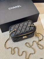 Chanel Double C Logo Adjustable Buckle Box-Shaped Makeup Case In Quilted Lambskin Chain Handle With Built-In Mirror Can Be Carried By Hand Or Worn Crossbody - Image 8