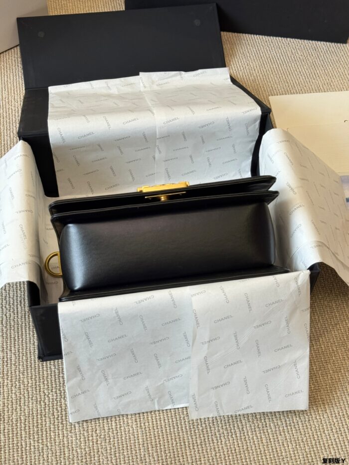 Chanel Leboy Rare Leather Mum Bag Replica Edition Gold-Tone Hardware Impeccable Structure Soft To The Touch Exquisite Craftsmanship - Image 8