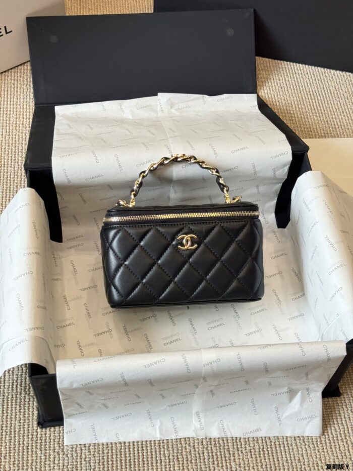 Chanel 23K Replica Long Makeup Case With Mirror, Diamond-Set Handle, Solid Brass Hardware - Image 5