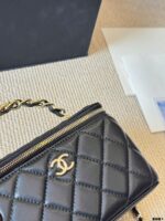 Chanel 23K Replica Long Makeup Case With Mirror, Diamond-Set Handle, Solid Brass Hardware - Image 6
