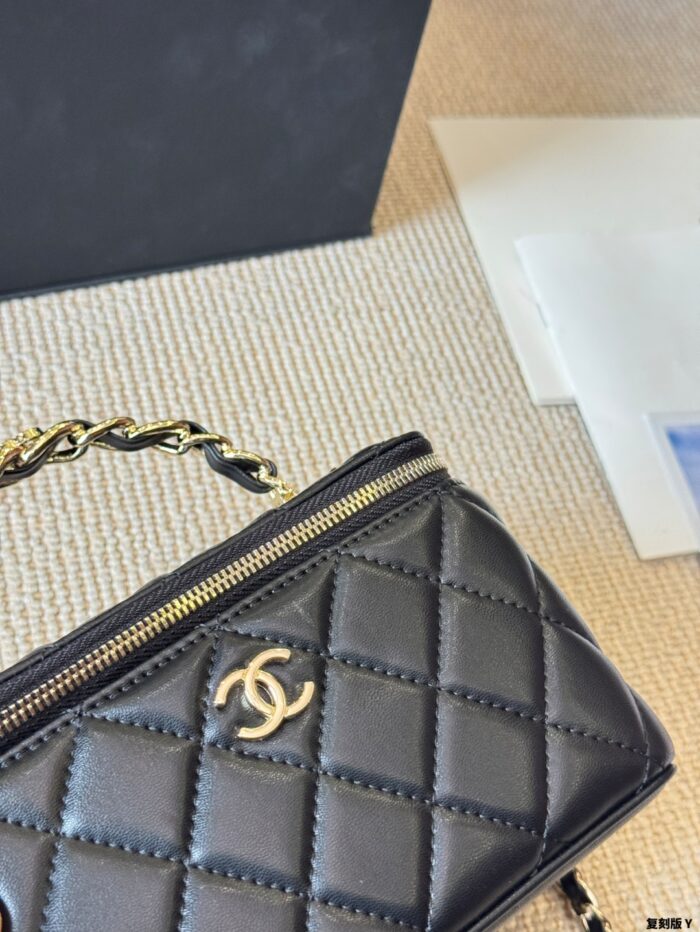 Chanel 23K Replica Long Makeup Case With Mirror, Diamond-Set Handle, Solid Brass Hardware - Image 6