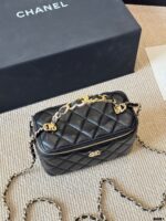 Chanel 23K Replica Long Makeup Case With Mirror, Diamond-Set Handle, Solid Brass Hardware - Image 7