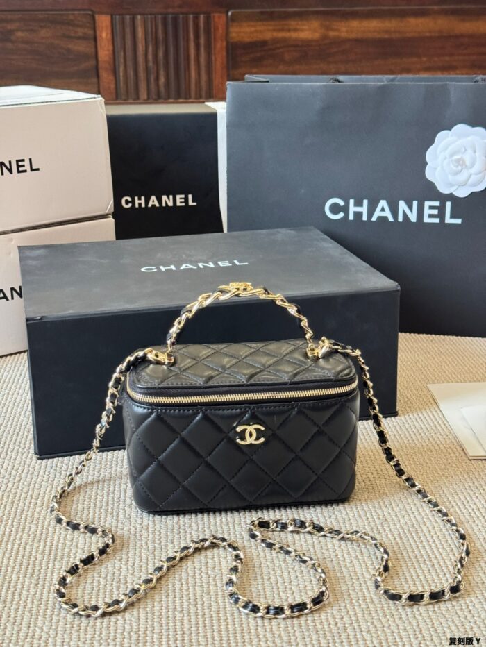 Chanel 23K Replica Long Makeup Case With Mirror, Diamond-Set Handle, Solid Brass Hardware - Image 12