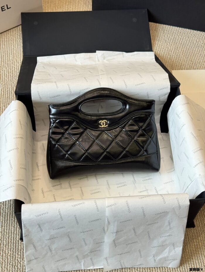 Chanel 24A 31 Bag Mini Reissue Edition - Image 3