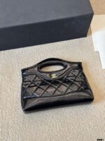 Chanel 24A 31 Bag Mini Reissue Edition - Image 8
