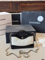 Chanel 24A 31 Bag Mini Reissue Edition - Image 11