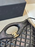 Chanel 24A 31Bag Horizontal Reissue Edition Quilted Double C Chain Bag - Image 7