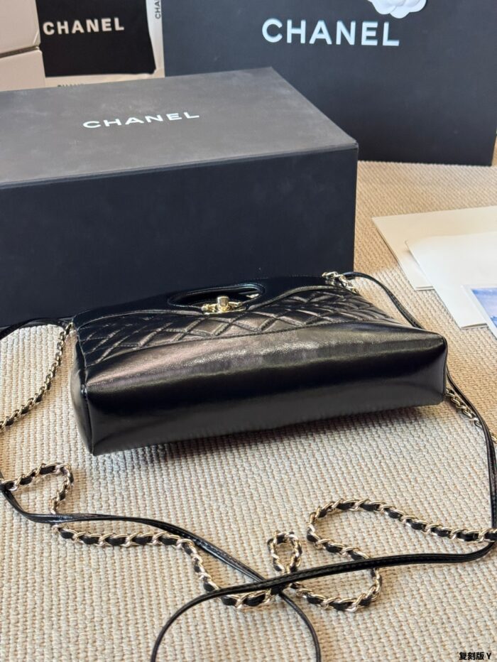 Chanel 24A 31Bag Horizontal Reissue Edition Quilted Double C Chain Bag - Image 8
