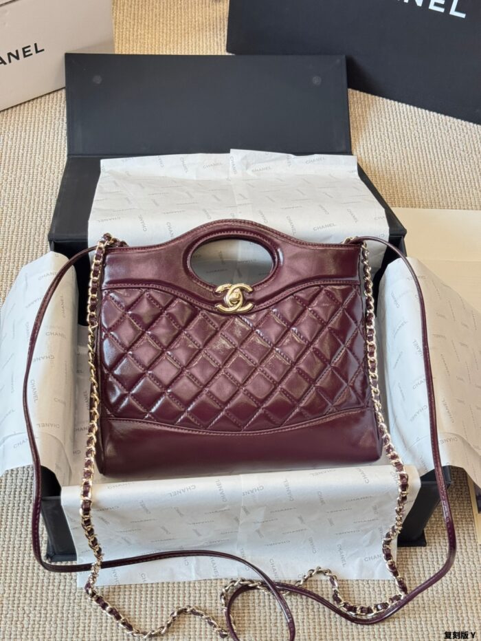 Chanel 24A 31Bag Horizontal Reissue Edition Quilted Double C Chain Bag - Image 11