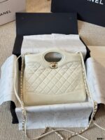 Chanel 24A 31Bag Horizontal Reissue Edition Quilted Double C Chain Bag - Image 12