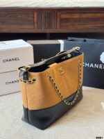 Chanel 25A Haute Couture Workshop Bucket Bag Quadri-Pattern Colour-Blocking Bag-On-Bag Accessory Pearl Heart Charm Detachable - Image 5