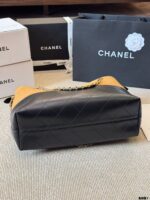 Chanel 25A Haute Couture Workshop Bucket Bag Quadri-Pattern Colour-Blocking Bag-On-Bag Accessory Pearl Heart Charm Detachable - Image 7