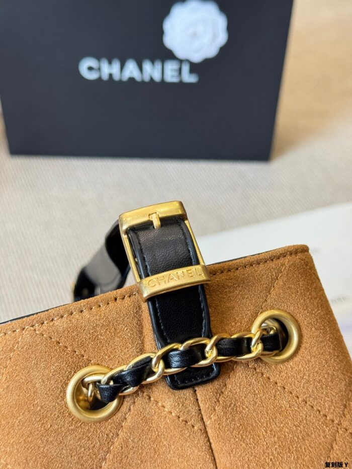 Chanel 25A Haute Couture Workshop Bucket Bag Quadri-Pattern Colour-Blocking Bag-On-Bag Accessory Pearl Heart Charm Detachable - Image 8