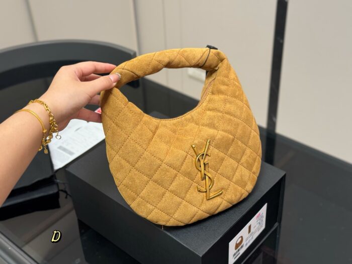 Yves Saint Laurent Calypso Hobo Emotional Black Gold Vintage Crescent Bag Matte Calfskin French Flair - Image 2