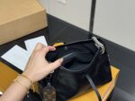 Louis Vuitton Carryall Bow Casual Women'S Handbag - Image 4