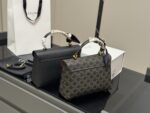 Celine Tilly 2025 New Arrival Vintage-Inspired, Seductive, Versatile Calfskin Mini Bag - Image 8