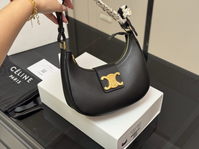Celine Ava Underarm Bag Carry It By Hand For Powerful Presence Practical, Sophisticated And Luxurious - Image 5