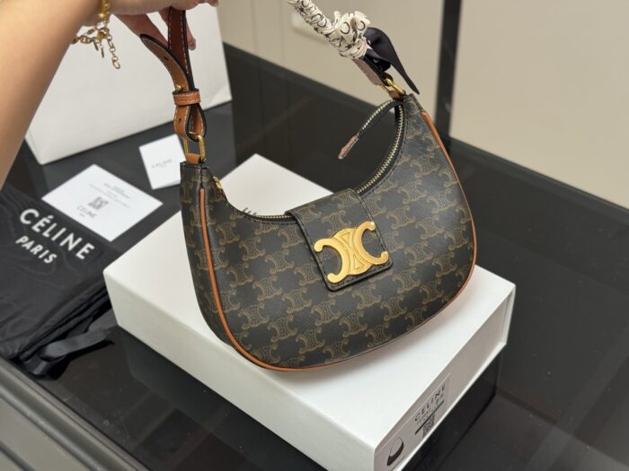 Celine Ava Underarm Bag Carried By Hand For Powerful Presence Highly Practical Luxurious Feel - Image 2