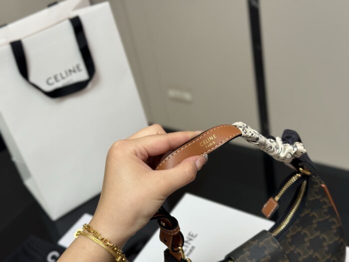 Celine Ava Underarm Bag Carried By Hand For Powerful Presence Highly Practical Luxurious Feel - Image 3