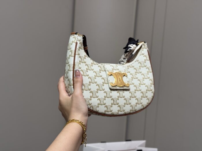 Celine Ava Underarm Bag Carried By Hand For Powerful Presence Highly Practical Luxurious Feel - Image 9