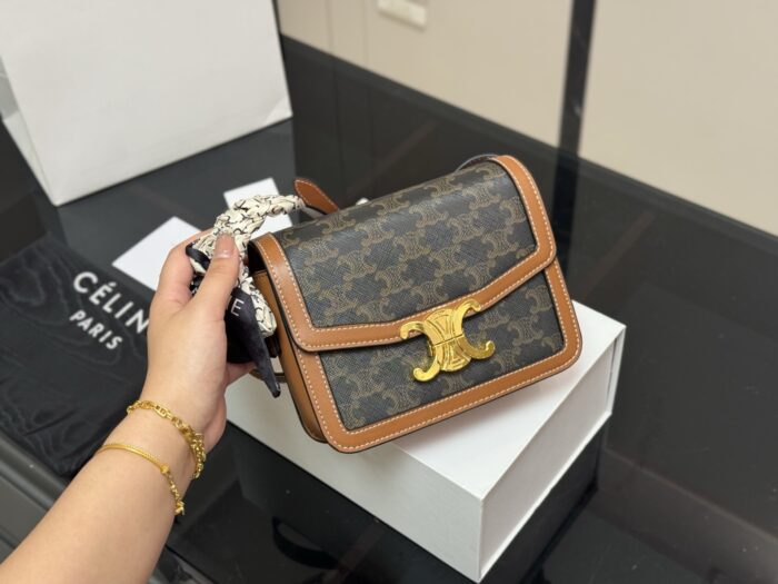 Celine Arc De Triomphe Collection Cowhide Shoulder Bag - Four Seasons Use - Includes Foldable Box - Image 2