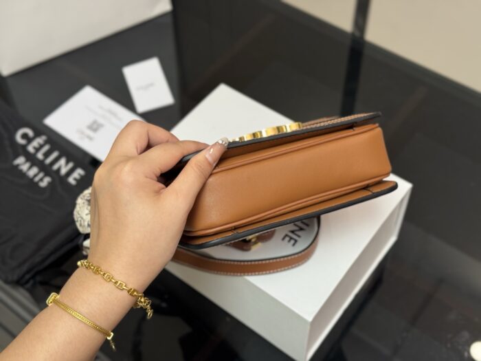 Celine Arc De Triomphe Collection Cowhide Shoulder Bag - Four Seasons Use - Includes Foldable Box - Image 8
