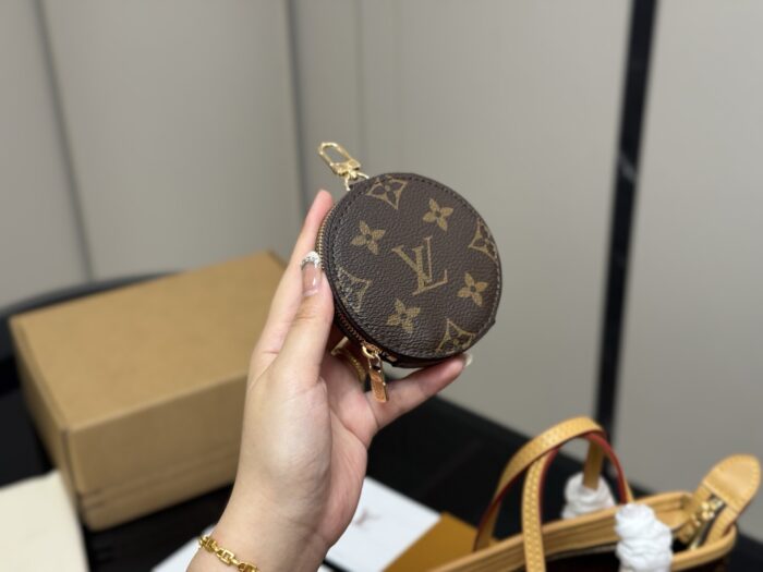 Louis Vuitton Mini Tote Bag Replica High Quality Includes Long Shoulder Strap Coin Purse - Image 3