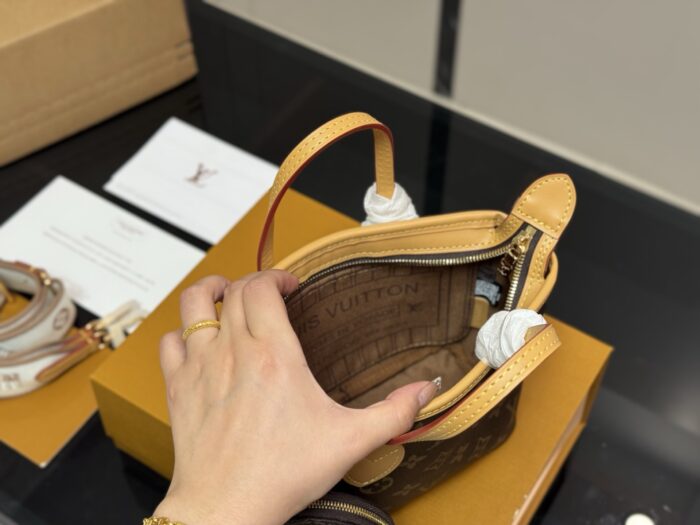 Louis Vuitton Mini Tote Bag Replica High Quality Includes Long Shoulder Strap Coin Purse - Image 4